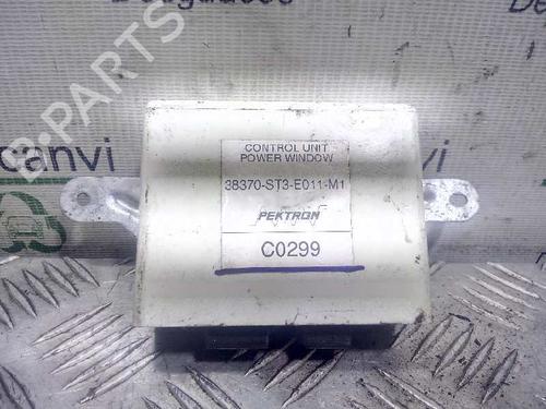 Używane Moduł elektroniczny HONDA CIVIC VI Hatchback (EJ, EK) 1.4 i S (EJ9) (90 hp) 4544366