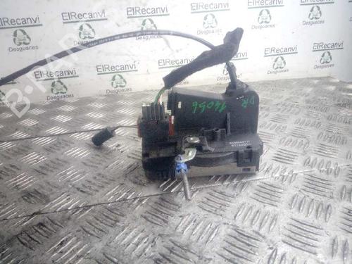 Used Front right lock NISSAN PRIMASTAR Van (X83) 1.9 dCi 100 (100 hp) 4880209