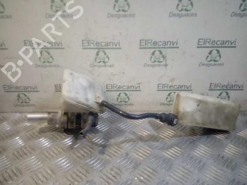 Used Brake master cylinder Brake master cylinder PEUGEOT 308 II (LB_, LP_, LW_, LH_, L3_) [2013-2021] 4616584 4616584