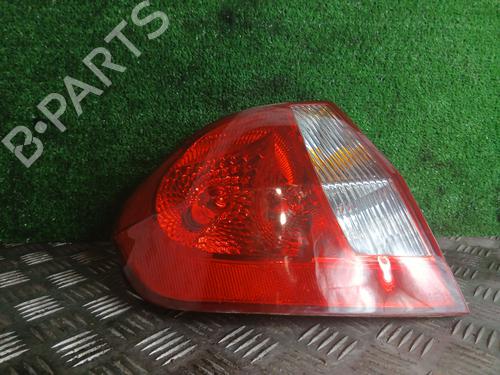 Feu arrière gauche HYUNDAI GETZ (TB) 1.1 (67 hp) 32074645