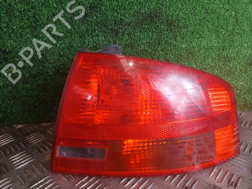 Farolim direito AUDI A4 B7 (8EC) 2.0 TDI 16V (140 hp) 32340085