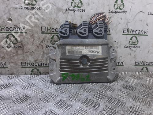 Used Engine control unit (ECU) RENAULT MEGANE II (BM0/1_, CM0/1_) [2001-2012]  17093586