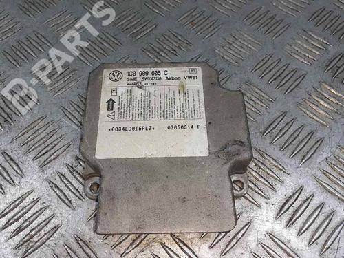 Used ECU airbags ECU airbags VW PASSAT B5.5 Variant (3B6) 1.9 TDI (130 hp) 8260870 8260870