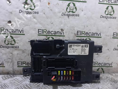 Used Fuse box OPEL CORSA D (S07) [2006-2015]  18413163