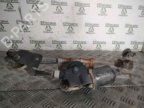 Used Front wiper motor TOYOTA YARIS (_P1_) 1.0 (SCP10_, SCP10R) (68 hp) 16125413