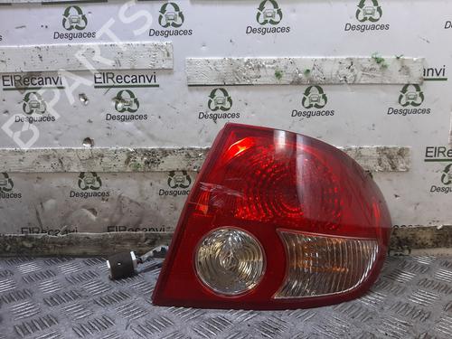 Feu arrière droit HYUNDAI GETZ (TB) 1.1 (63 hp) 28812674