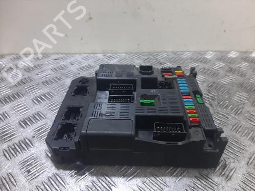 Used Fuse box Fuse box 38107293 38107293