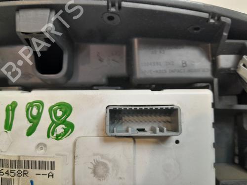 display-monitor-renault-megane-iii-hatchback-bz01_-b3_-2008-37294788 main image