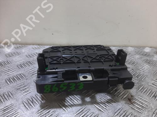 Used Fuse box Fuse box 37294796 37294796