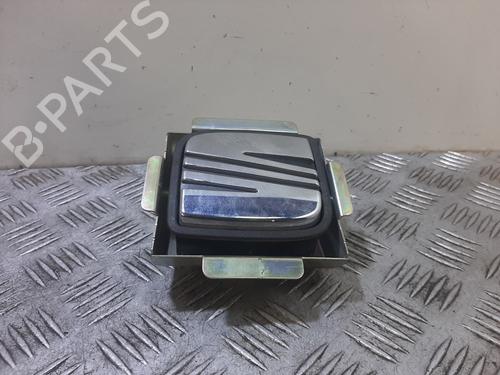 Used Tailgate handle Tailgate handle 37519984 37519984