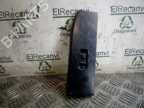 Used Right front window switch NISSAN TERRANO II (R20) 2.7 TD 4WD (101 hp) 5449857