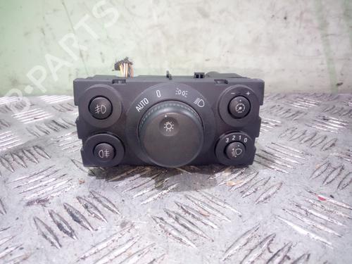 Used Headlight switch OPEL ASTRA H (A04) [2004-2014]  9855153