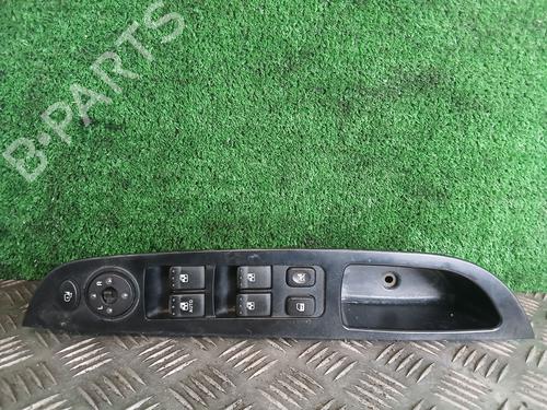 Interrupteur de vitre avant gauche SSANGYONG REXTON / REXTON II (GAB_) 2.7 Xdi (163 hp) 31885444