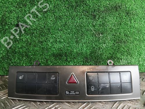Used Warning switch Warning switch MERCEDES-BENZ C-CLASS (W203) [2000-2007] 33328195 33328195