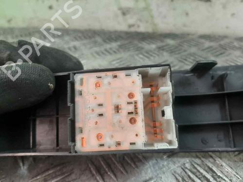 Przełącznik szyby przedniej lewej NISSAN MICRA III (K12) | BP18025695I27