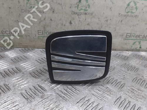 Bagagerumshåndtag SEAT LEON (1M1) 1.9 TDI (110 hp) 5067681