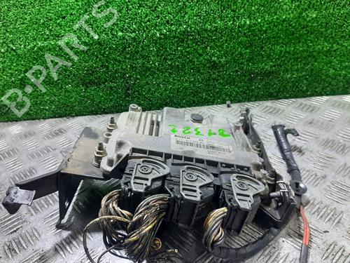 Used Engine control unit (ECU) RENAULT MEGANE II Saloon (LM0/1_) 1.9 dCi (LM0G, LM1G, LM2C) (120 hp) 21792371