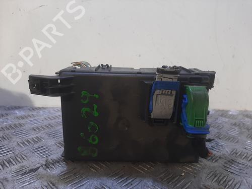 Used Fuse box Fuse box 37646978 37646978