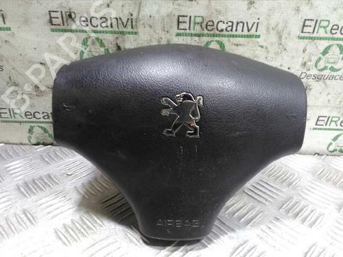 Used Driver airbag PEUGEOT 206 Hatchback (2A/C) 1.4 i (75 hp) 4589336