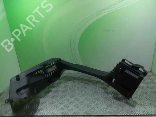 other-vw-golf-vii-5g1-bq1-be1-be2-16-tdi-5g6867762h-soporte-bandeja-trasera-moldura-lateral-derecha-2012-2013-2014-2015-2016-2017-2018-2019-2020-2021-14356715 main image