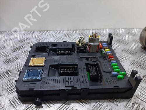 Used Fuse box CITROËN C4 I (LC_) [2004-2014]  30553857