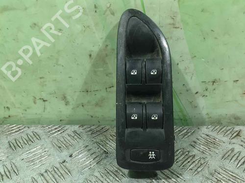 Used Left front window switch RENAULT LAGUNA II Grandtour (KG0/1_) [2001-2007]  11768734