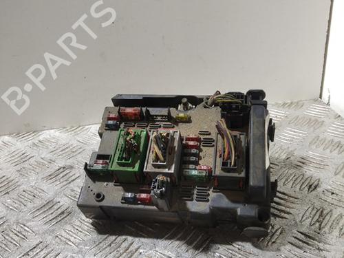 Used Fuse box PEUGEOT 206 Hatchback (2A/C) 1.4 HDi eco 70 (68 hp) 30601881