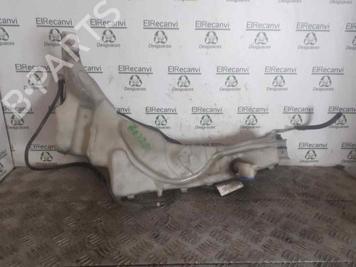 Used Windscreen washer tank FORD FOCUS II (DA_, HCP, DP) [2004-2013]  12120107