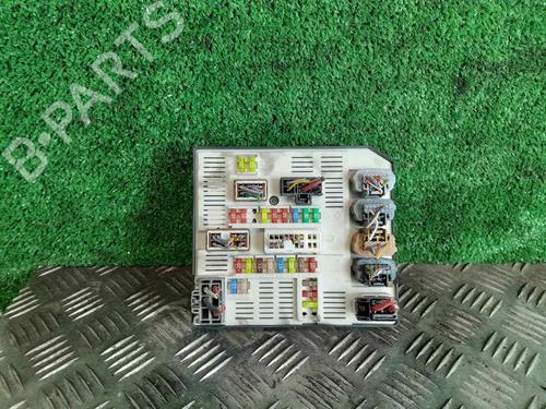 Used Fuse box RENAULT MEGANE III Hatchback (BZ0/1_, B3_) 1.5 dCi (BZ09, BZ0D, BZ1W, BZ29, BZ14) (110 hp) 29204616