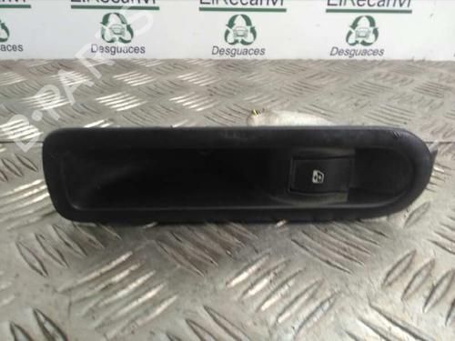 Used Right rear window switch RENAULT SCÉNIC II (JM0/1_) [2003-2010]  4541209