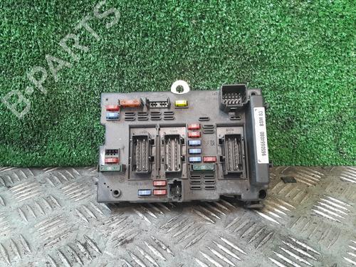 Used Fuse box Fuse box 37015754 37015754