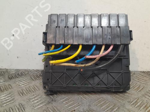 Used Fuse box Fuse box 38087231 38087231