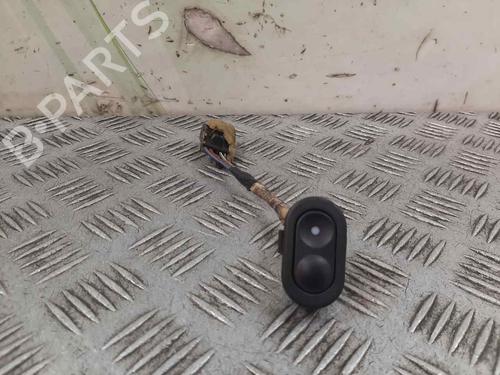 Used Right front window switch OPEL FRONTERA A (U92) [1992-1998]  18784044
