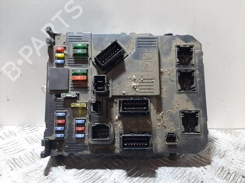 Used Fuse box CITROËN C2 (JM_) 1.4 (73 hp) 30762618