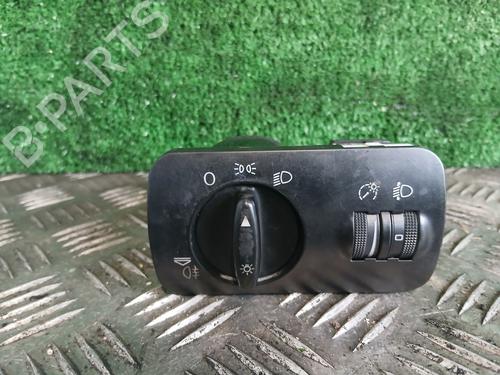 Used Headlight switch SEAT LEON (1M1) [1999-2006]  32495493
