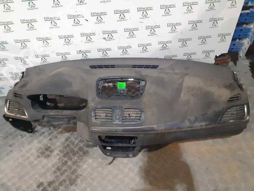 Tableau de bord RENAULT MEGANE III Hatchback (BZ0/1_, B3_) 1.5 dCi (BZ09, BZ0D, BZ1W, BZ29, BZ14) (110 hp) 6870552