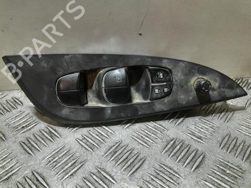 left-front-window-switch-nissan-pulsar-hatchback-c13-2014-33216232 main image