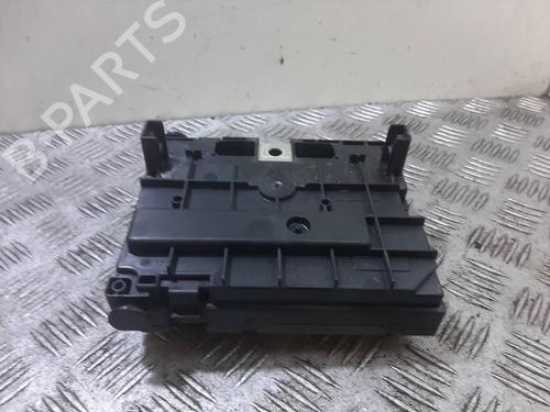 Used Fuse box Fuse box 38723312 38723312