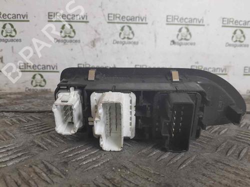 Left front window switch RENAULT LAGUNA II (BG0/1_) | BP19658264I27