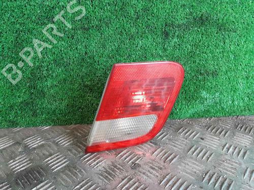 Używane Lampa tylna klapy bagażnika prawa BMW 3 (E46) 318 i (118 hp) 28728464