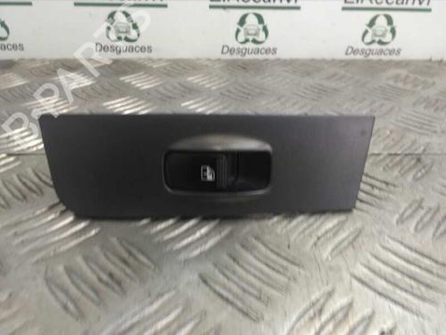 Used Left rear window switch HYUNDAI MATRIX (FC) [2001-2010]  4541421