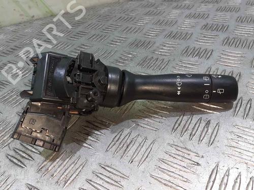 Used Steering column stalk TOYOTA YARIS (_P9_) 1.4 D-4D (NLP90_, NLP90R) (90 hp) 9150307