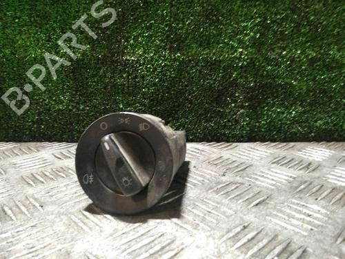 Used Headlight switch VW GOLF IV (1J1) [1997-2008]  29213325