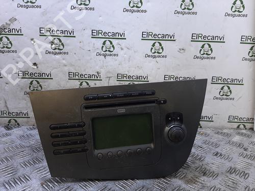 Used Radio SEAT LEON (1P1) 1.9 TDI (105 hp) 18729799