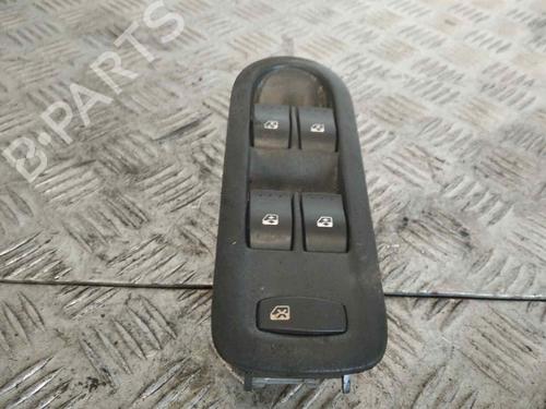 Used Left front window switch RENAULT SCÉNIC II (JM0/1_) [2003-2010]  14977454