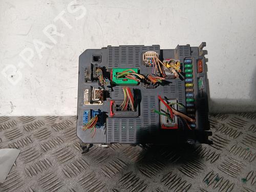 Used Fuse box Fuse box 36937698 36937698