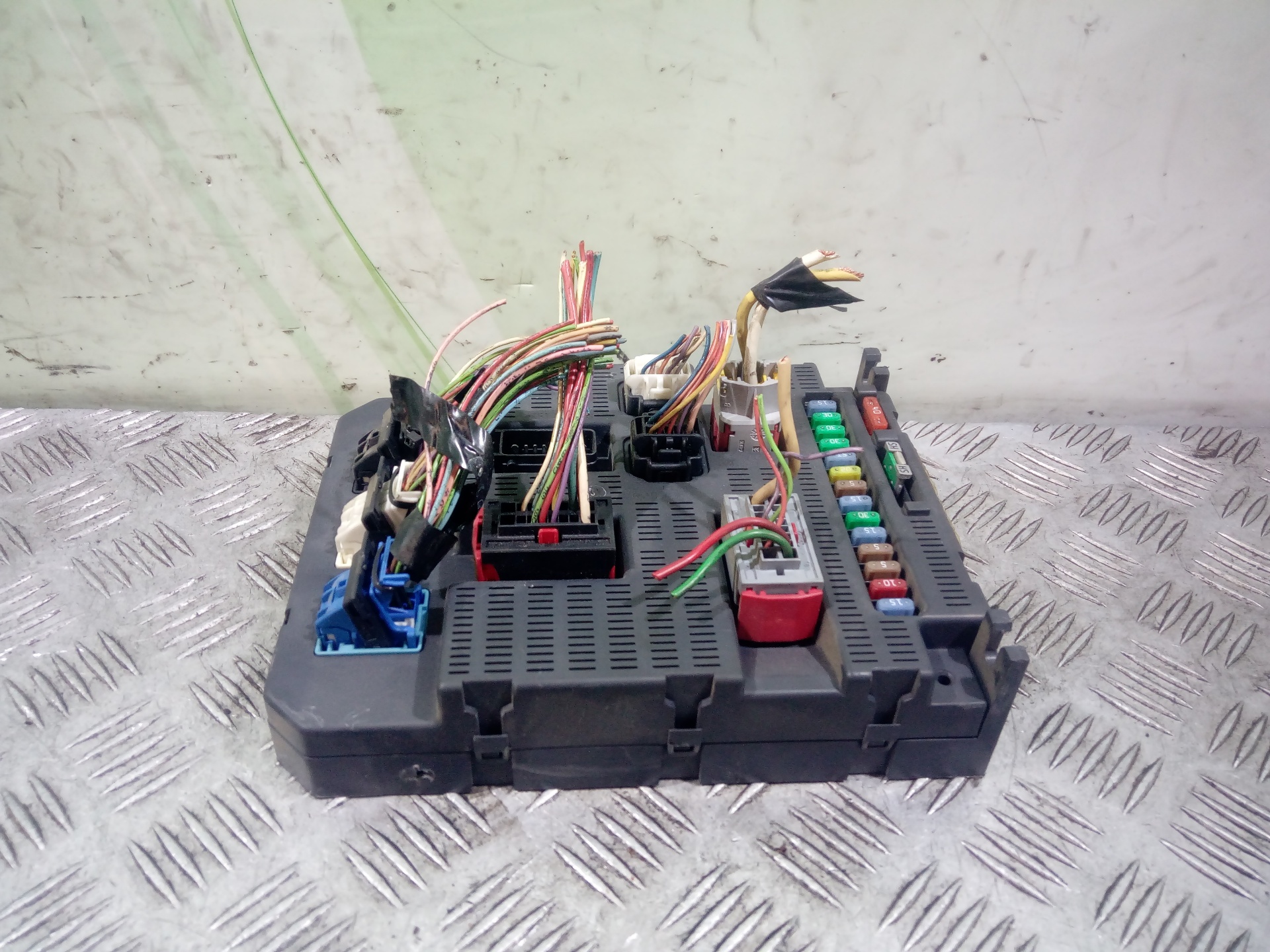 Fuse box PEUGEOT 207 (WA_, WC_) 10291092 BParts
