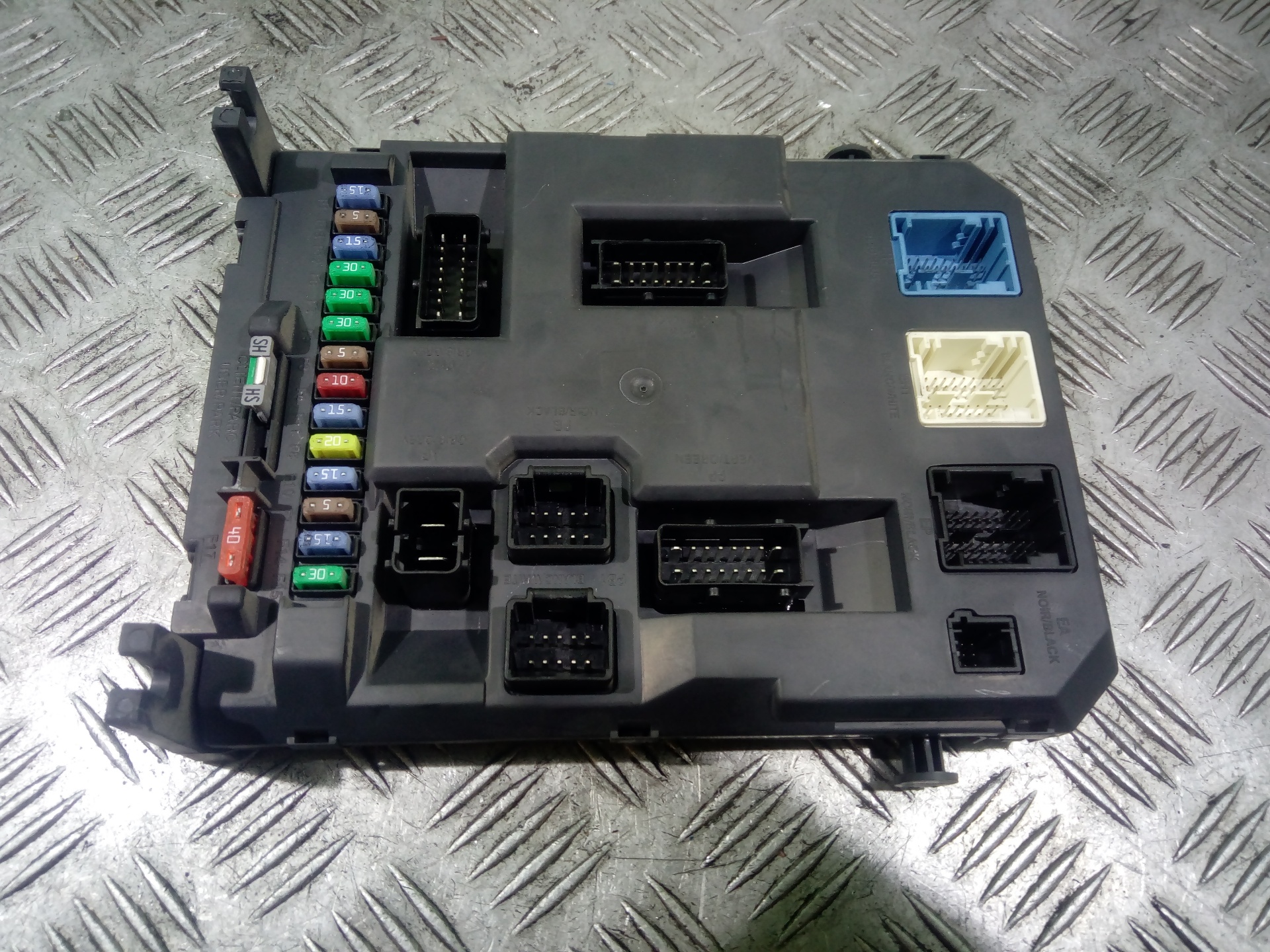 Fuse box PEUGEOT 207 (WA_, WC_) 10278568 BParts