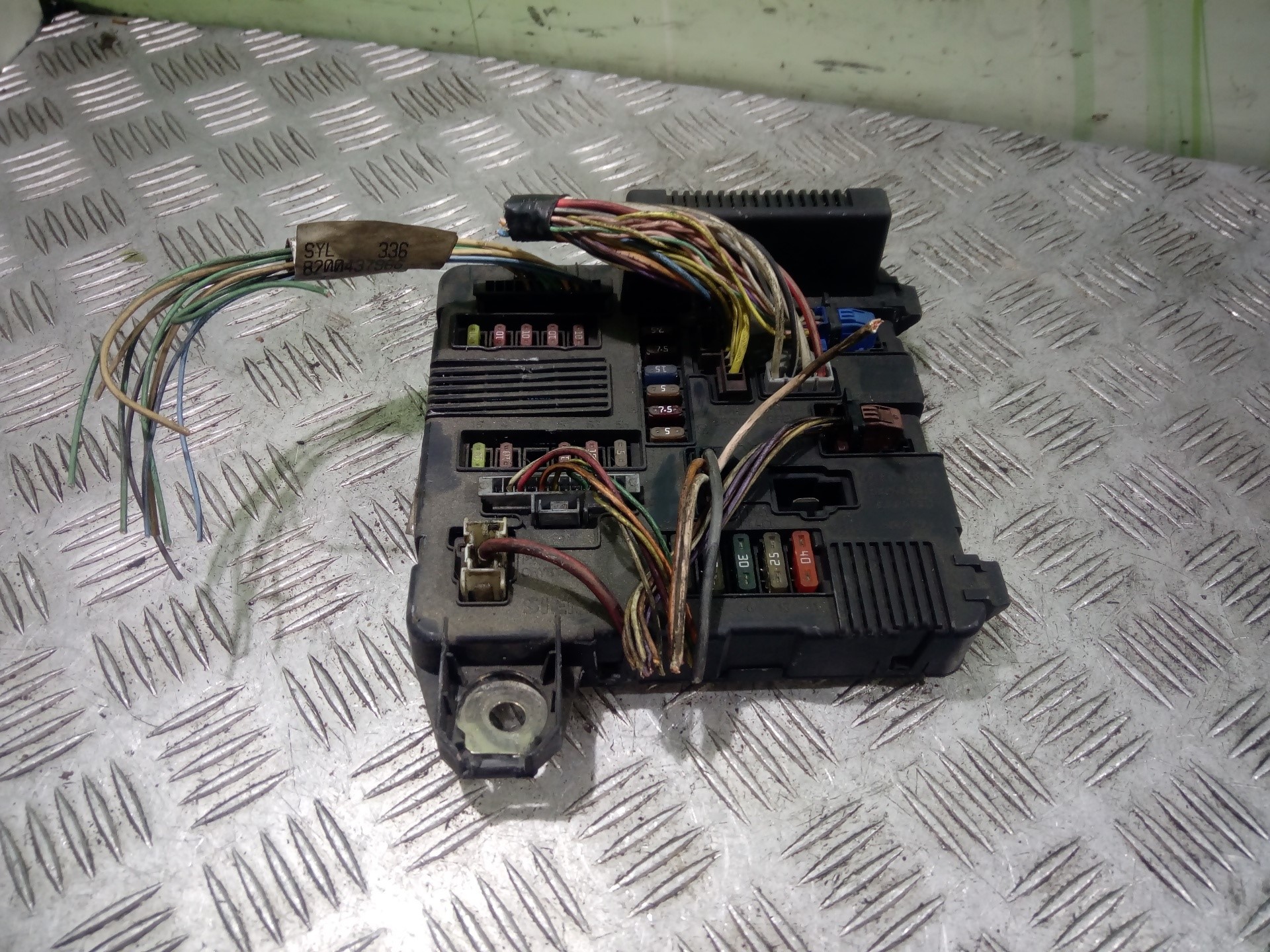 Fuse box RENAULT MEGANE II Estate (KM0/1_) 1.5 dCi (KM16, KM1E