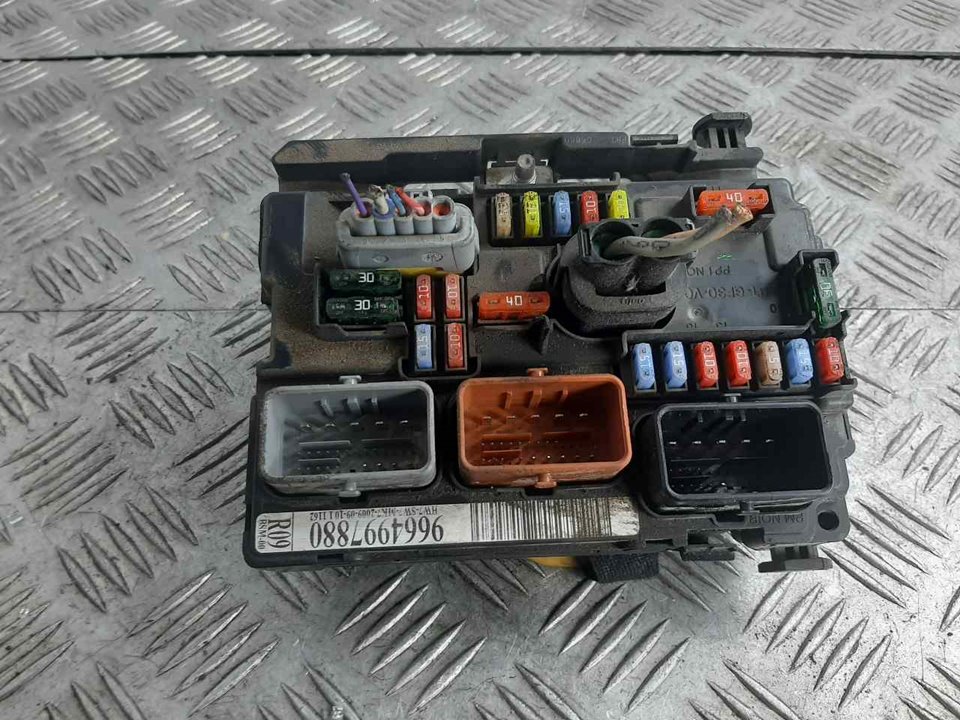 Boîte à Fusibles PEUGEOT 207 (WA_, WC_) 1.6 HDi 9398421 | B-Parts